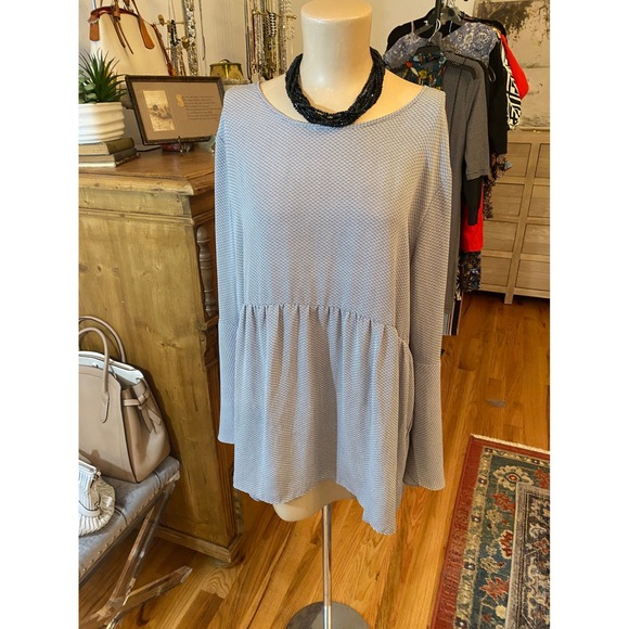 LOFT Tops - LOFT Gray Geometric Print‎ Babydoll Tunic Top Long Sleeve Keyhole Back Women's